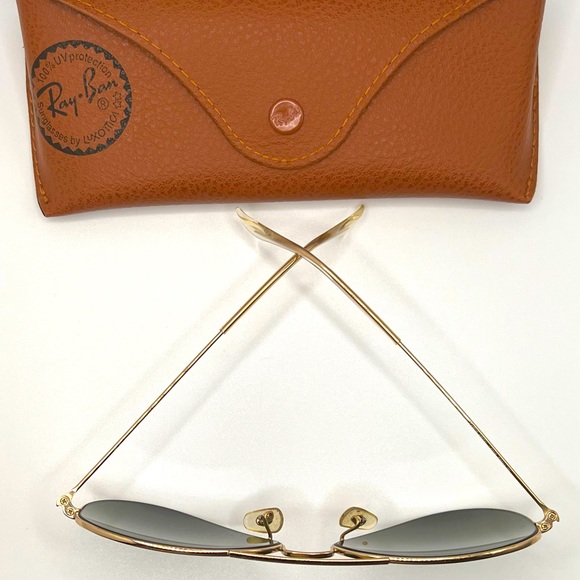 Classic Ray-Ban Aviator Sunglasses - Picture 3 of 6